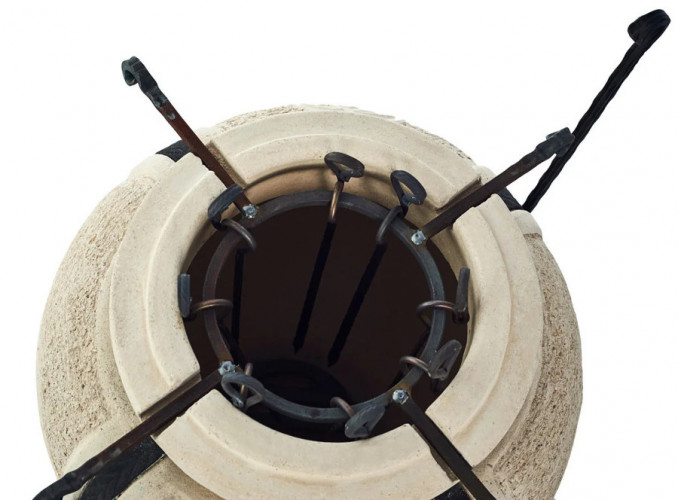 Тандыр Сармат Есаул с термометром в Магнитогорске