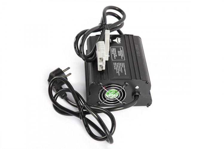 Зарядное устройство RuTrike для аккумуляторов 24V50A/H (10A) в Магнитогорске